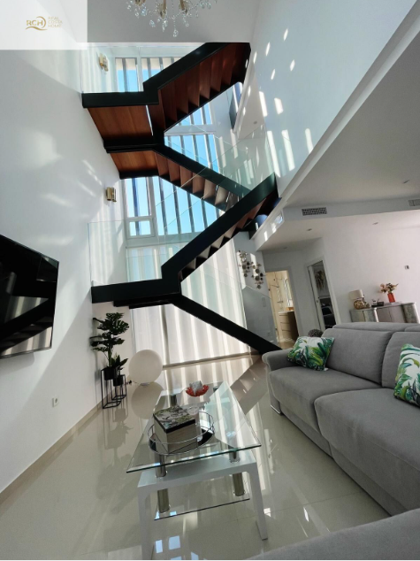 ЭТА ЧУДЕСНАЯ ВИЛЛА В АРЕНДУ С ПОТРЯСАЮЩИМ ВИДОМ НА МОРЕ